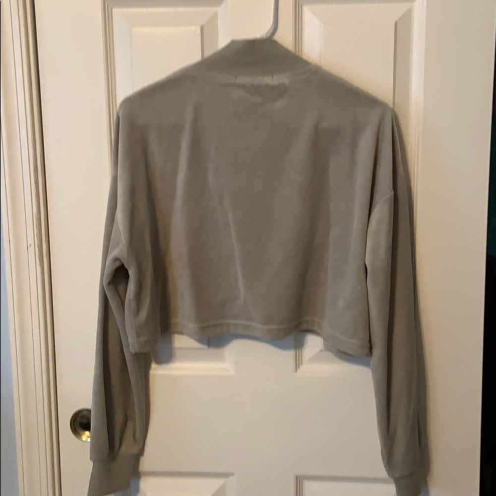 Cropped sport pullover - Picture 2 of 8